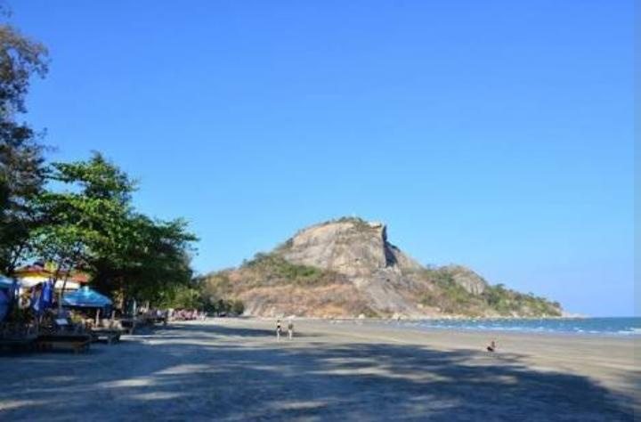 Sm Beach Side Place Hua Hin Bagian luar foto